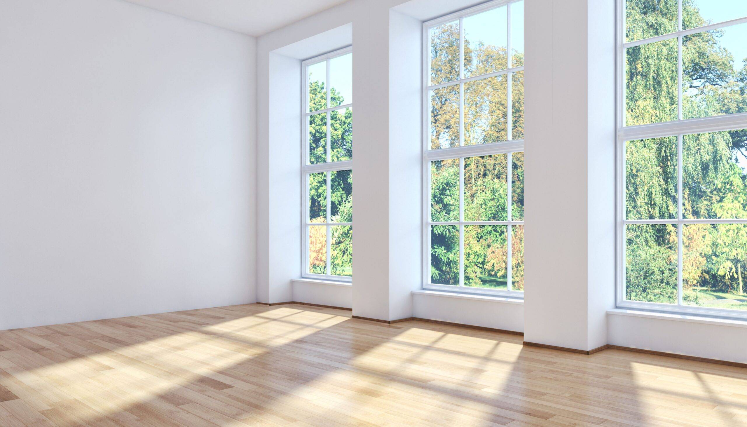 Helle, große Fenster mit Blick ins Grüne