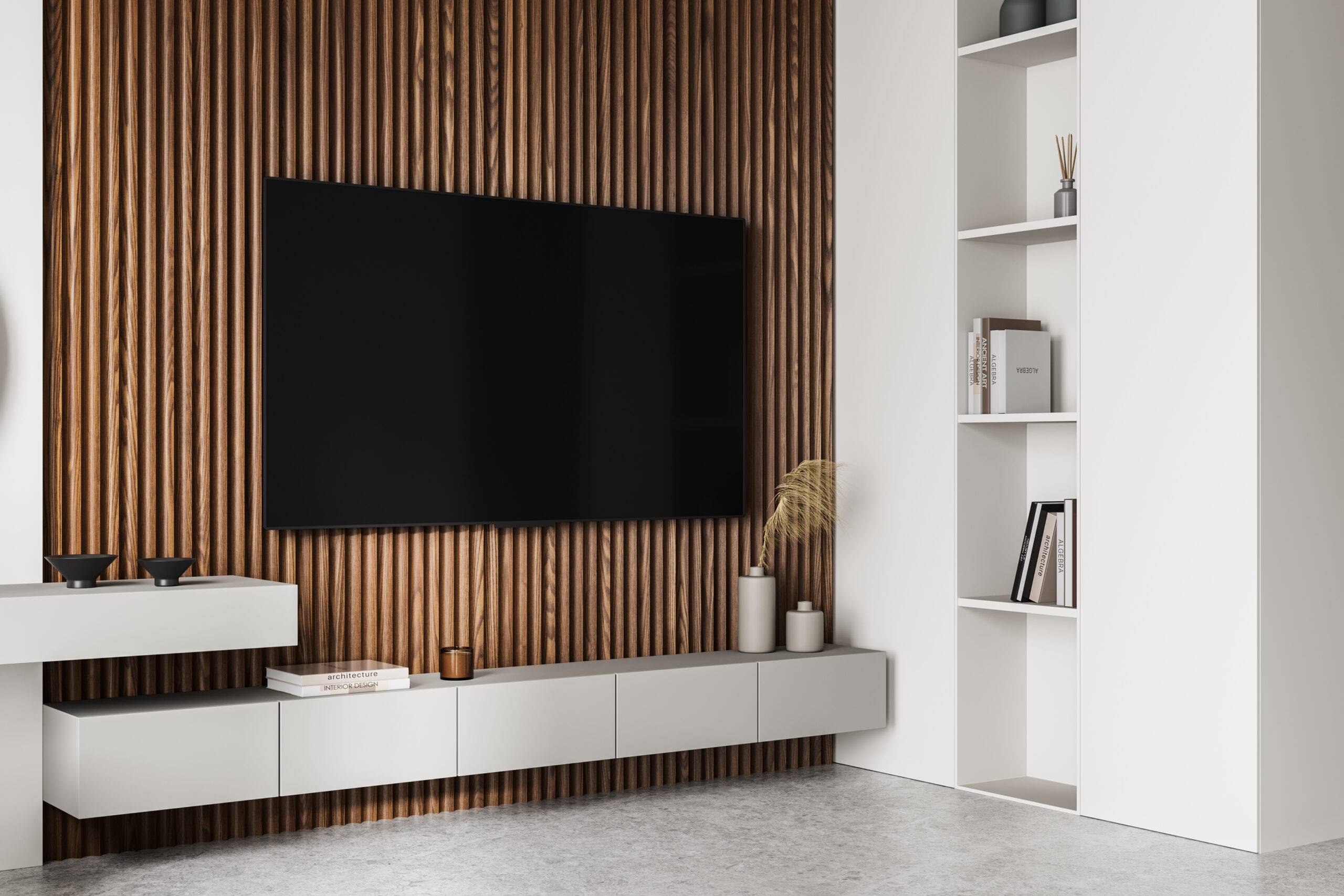 Minimalistisches Wohnzimmer mit Holzverkleideter Wand